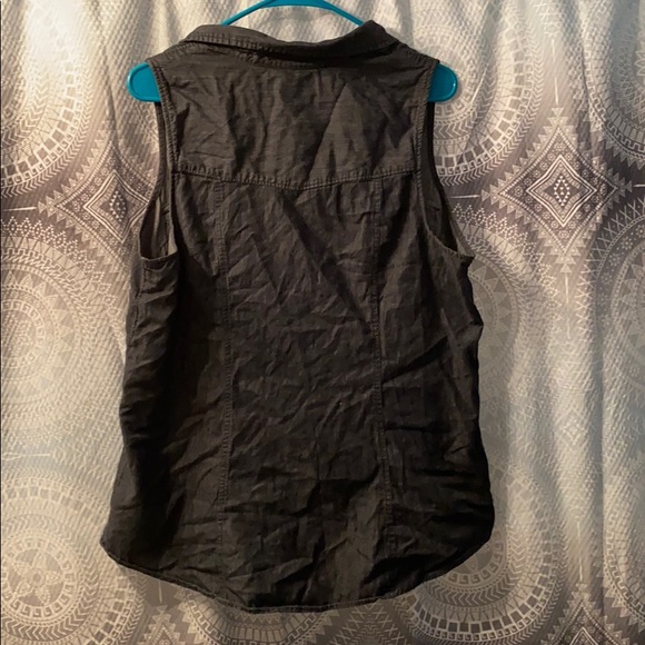 Button down - Picture 4 of 4